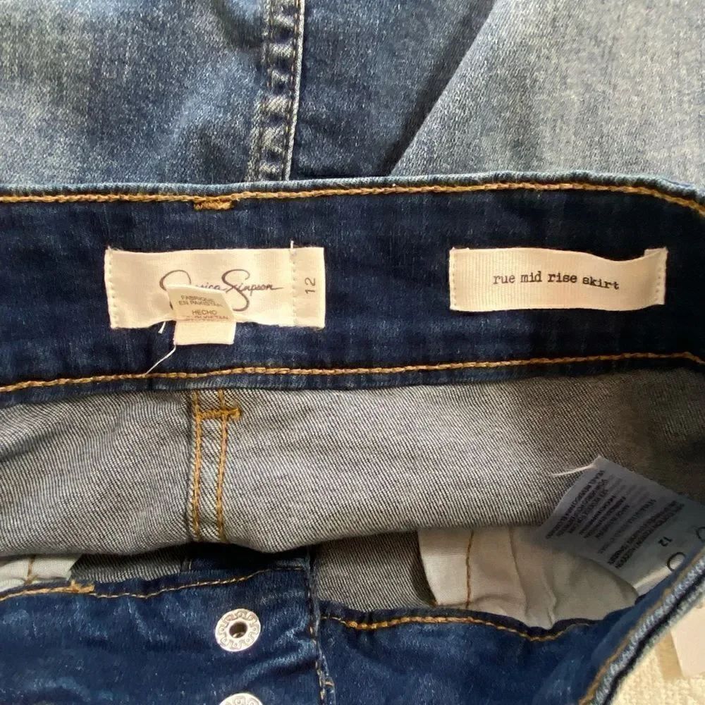 JESSICA SIMPSON Size 12 Mid Rise Denim Skirt - Picture 4 of 6